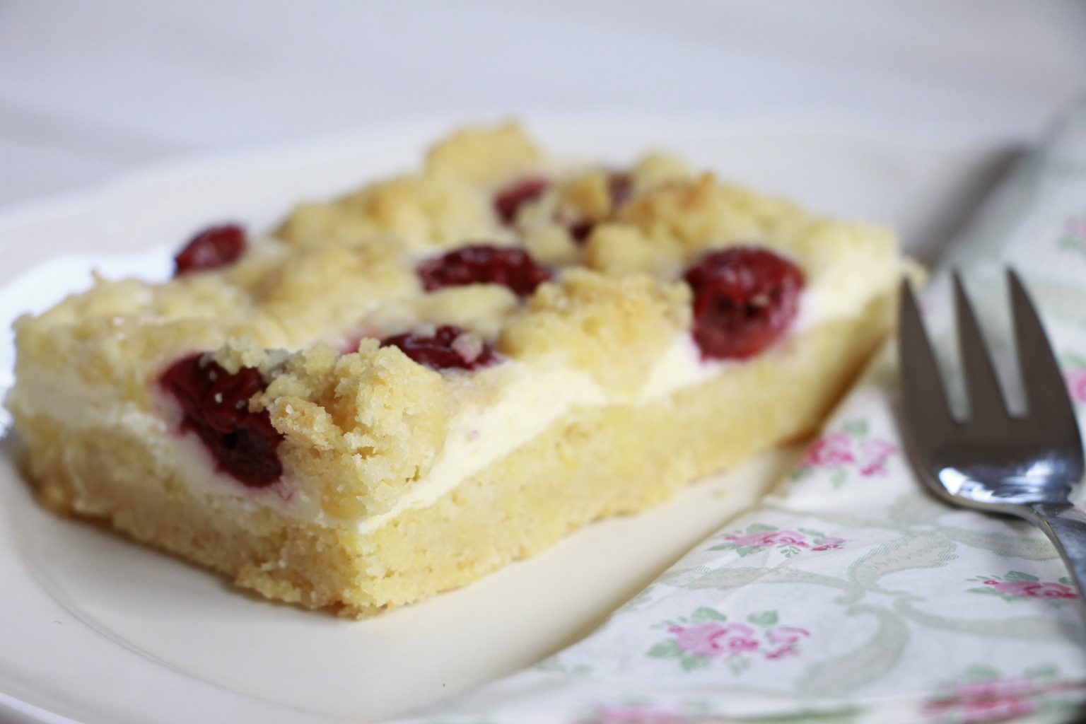 Schnelles Rezept: Kirsch-Streuselkuchen mit Quark - Lavendelblog