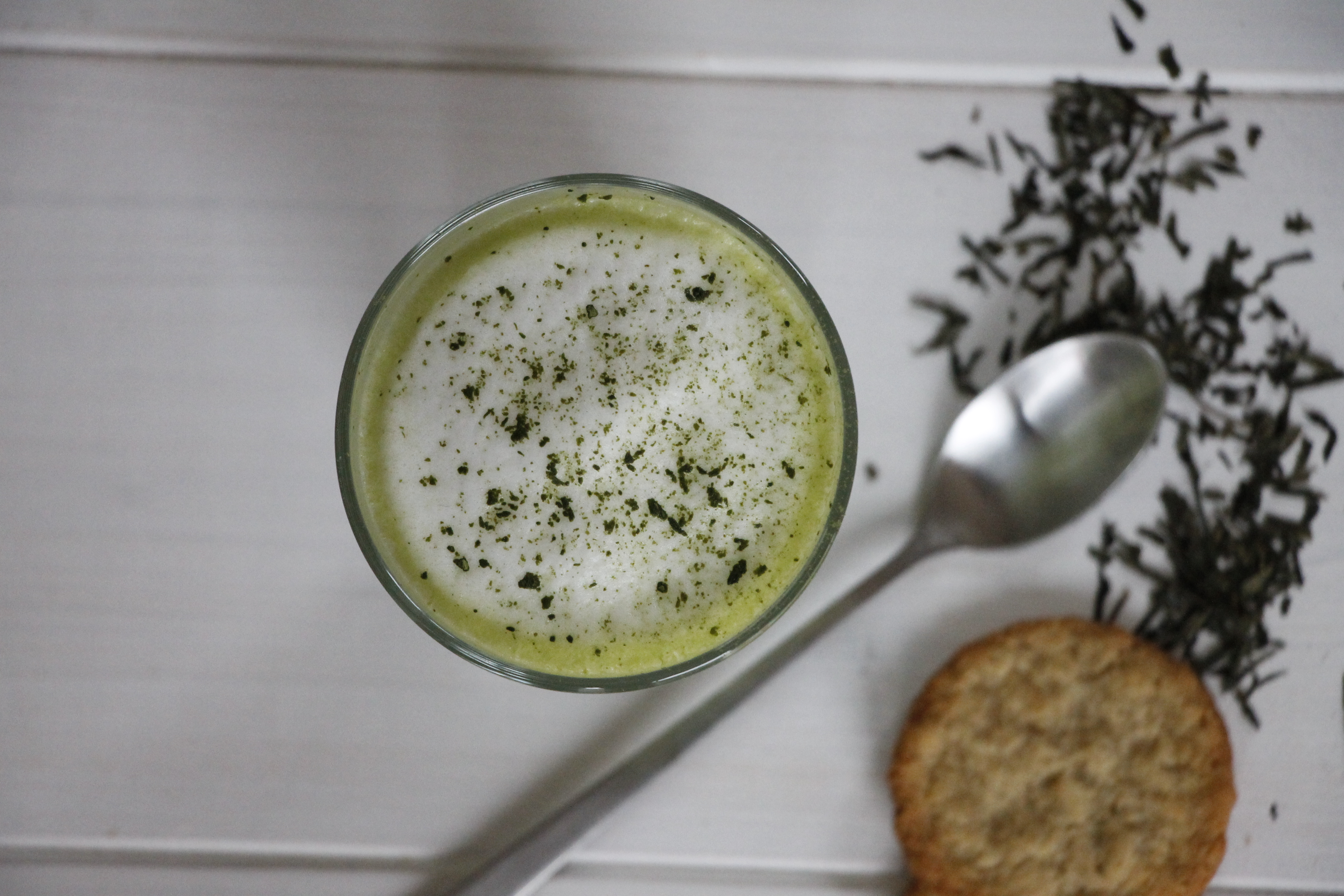 Selbstgemachte Kokospralinen mit KRÜGER YOU Matcha Latte - Lavendelblog