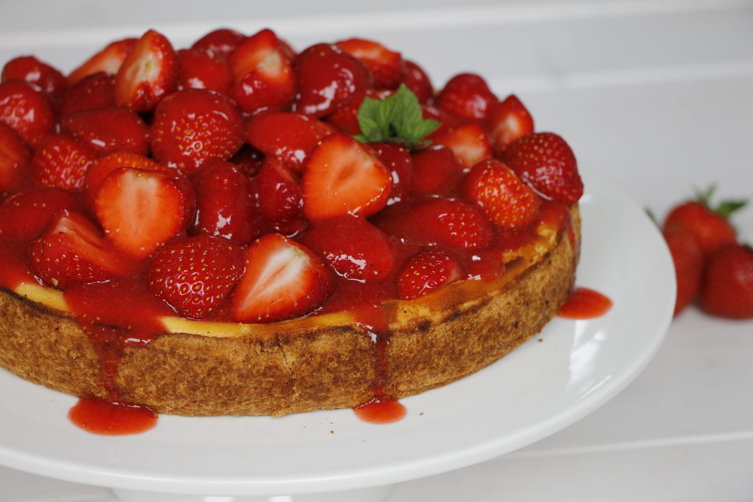 Käsekuchen mit Erdbeeren Rezept