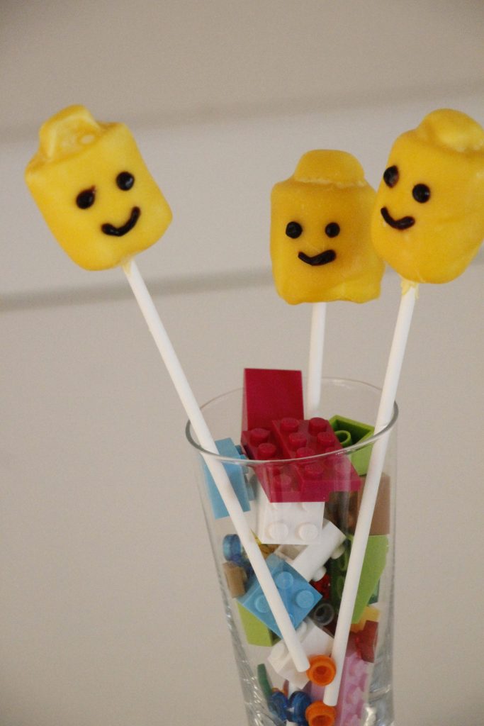 Lego Head Marshmallow Pops