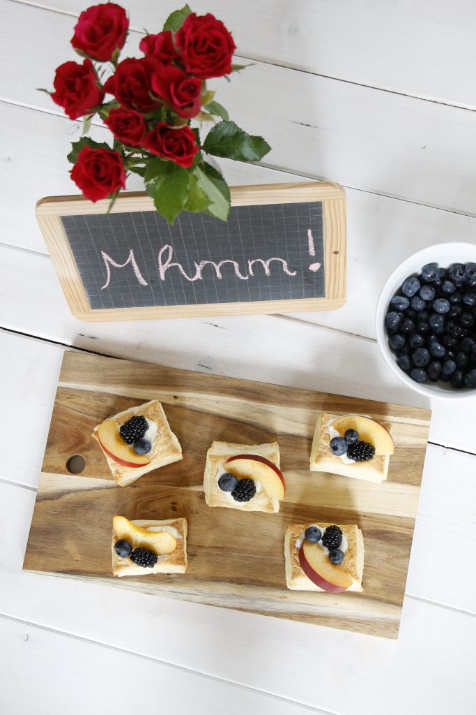 Rezept: Blätterteig-Törtchen mit Pudding und frischen Früchten ...