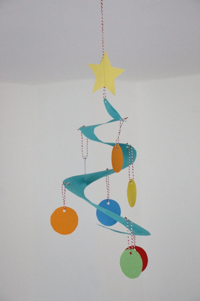 Weihnachtsbaum aus Pappteller