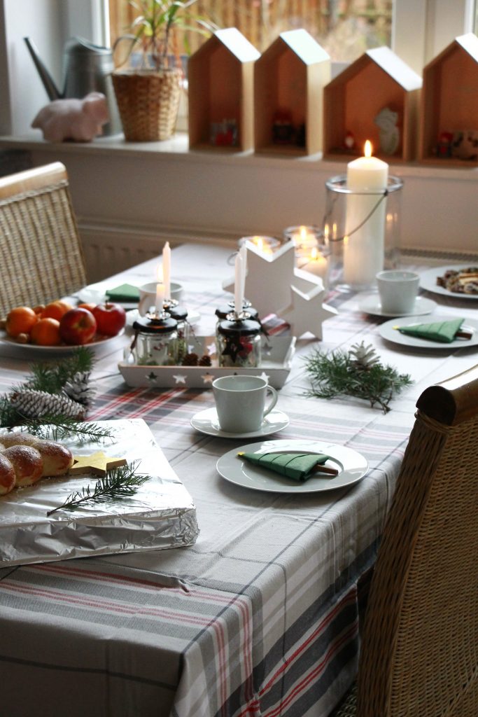 Tisch weihnachtlich dekorieren Erwin Müller