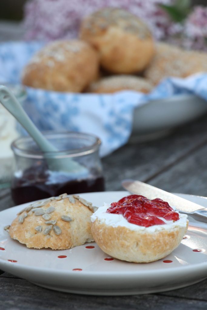 selbstgebackene Brötchen Rezept