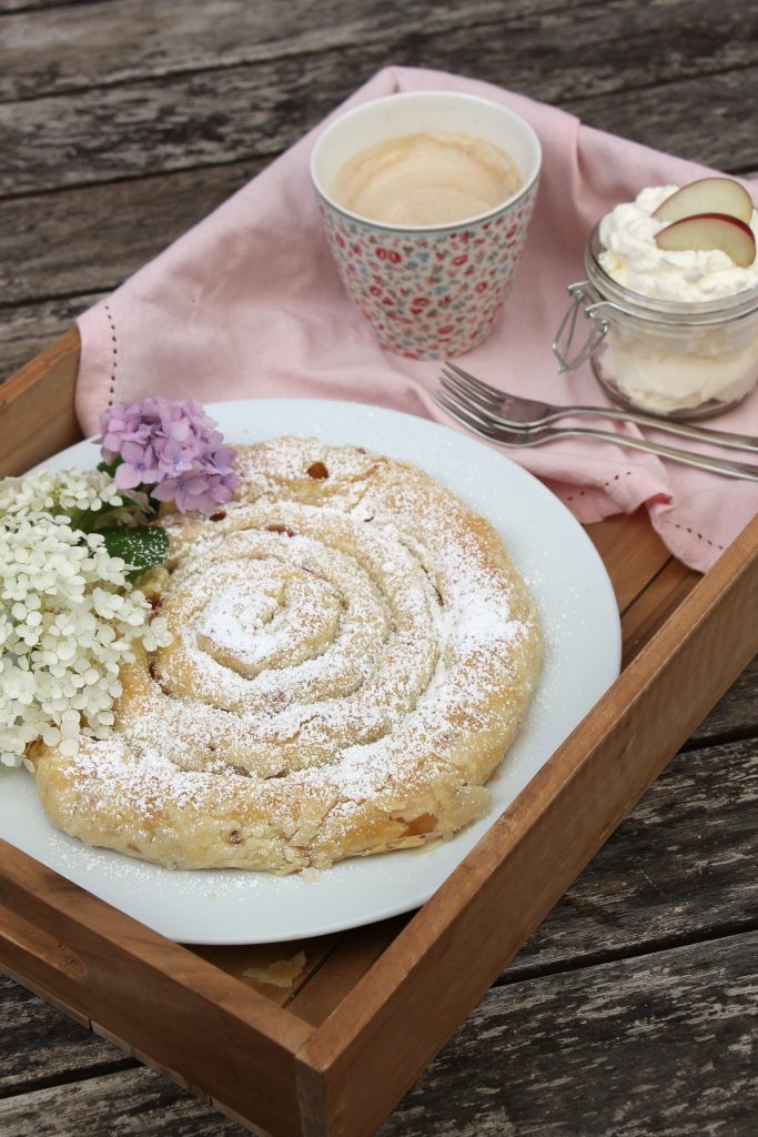 Blätterteigschnecke süß Rezept