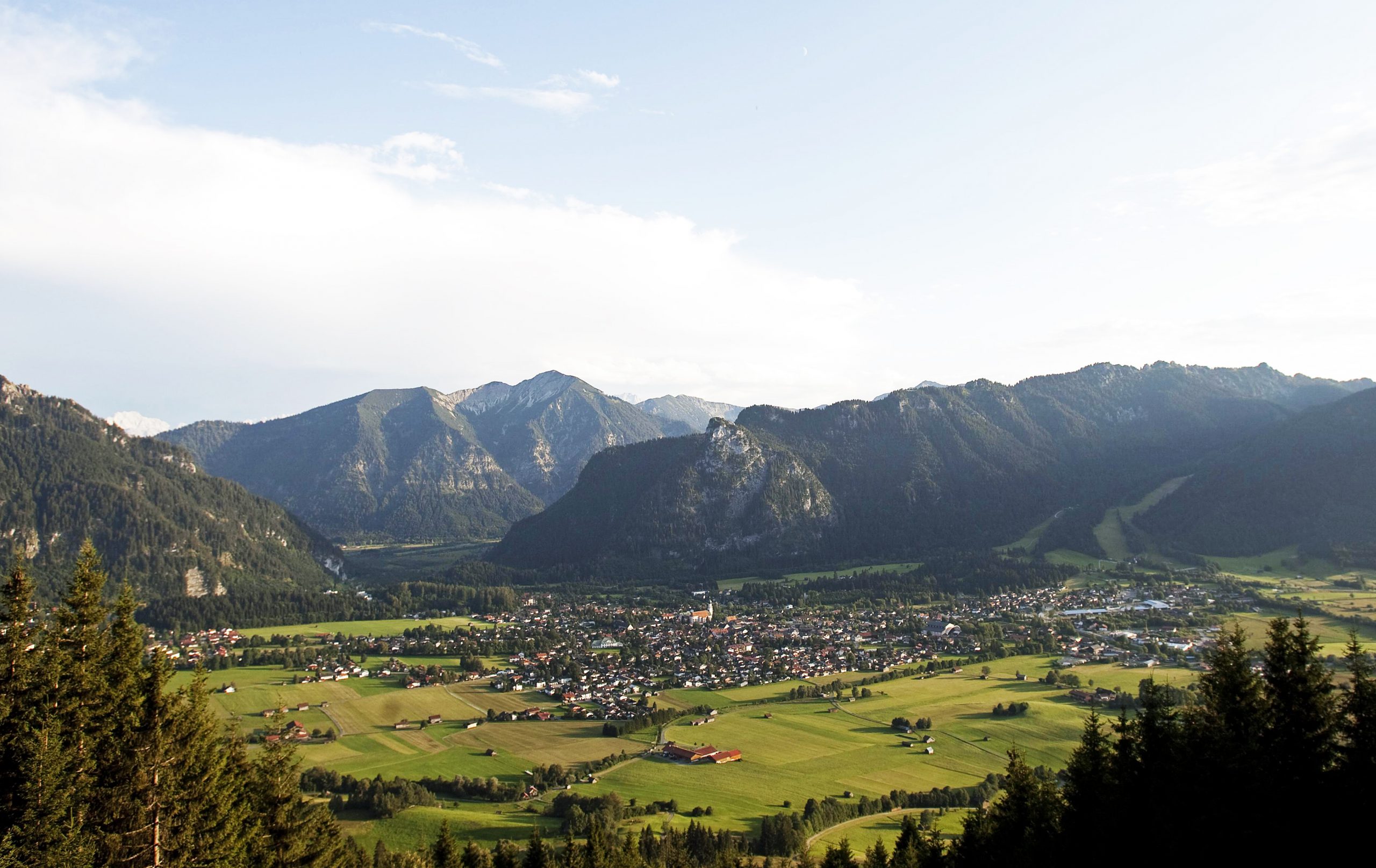 Blick auf Oberammergau vom AUfacker