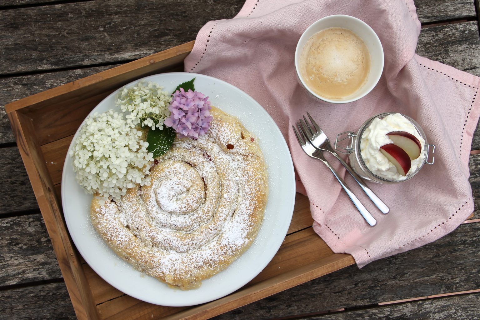 schneller Blätterteigkuchen Rezept