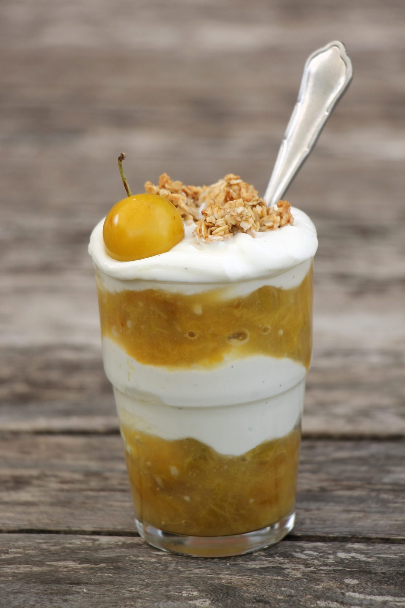 Fruchtiges Schichtdessert mit Mirabellen-Kompott - Lavendelblog