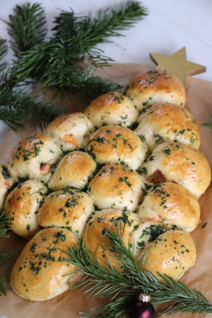 Pizzabrötchen Weihnachtsbaum Rezept