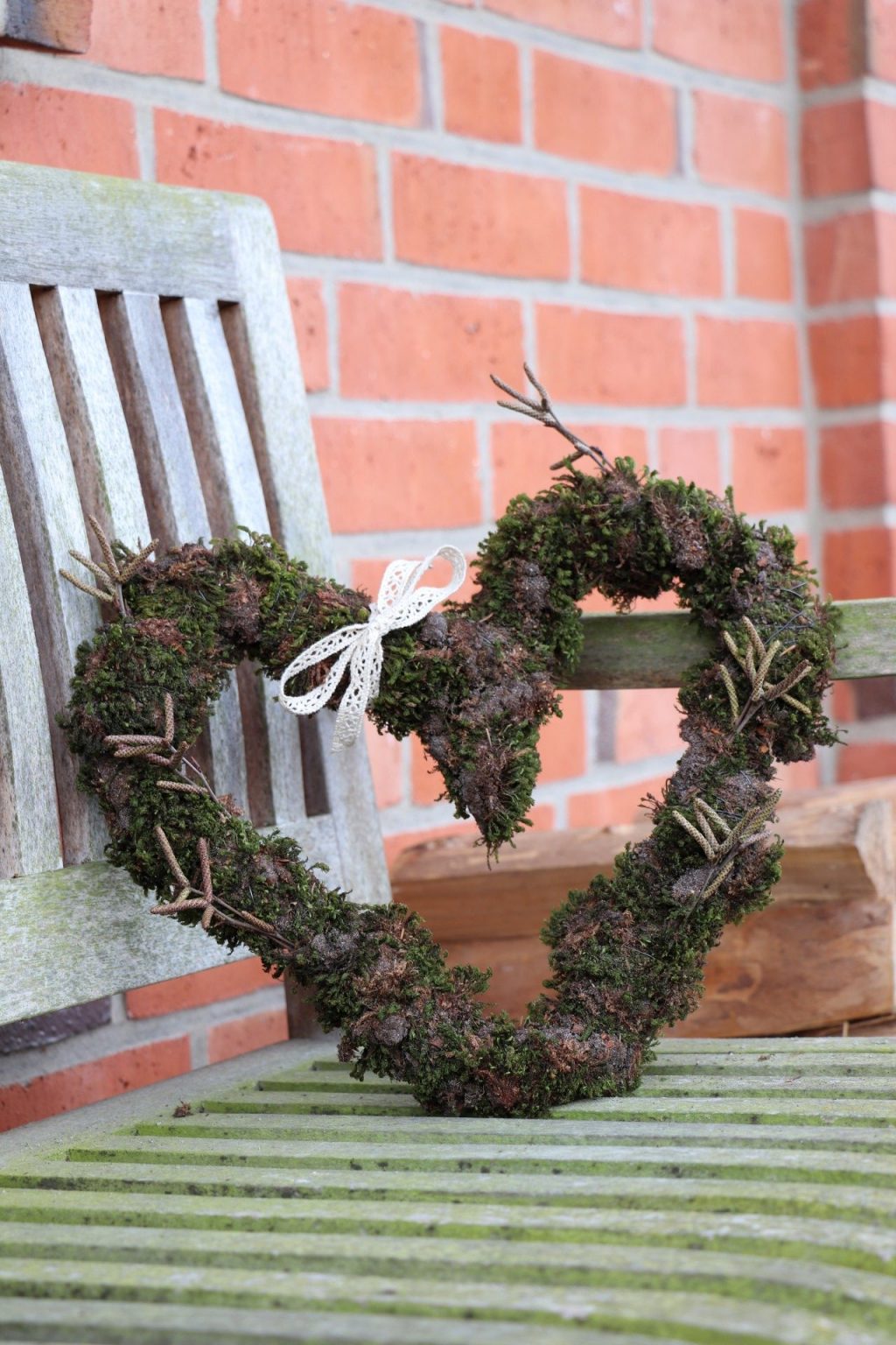 MoosIdeen für den Garten Moosherz binden und Backform bepflanzen