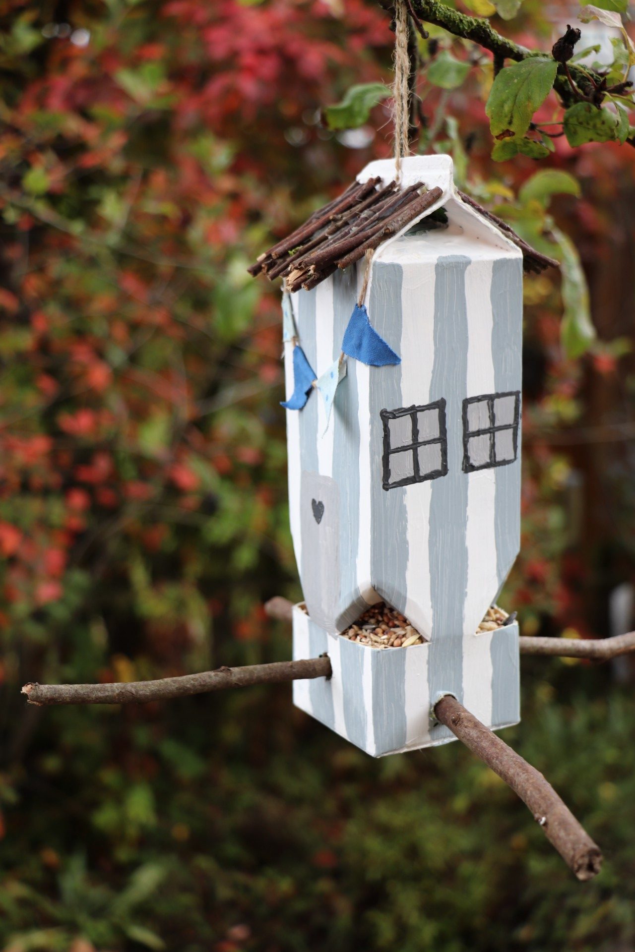 MilchtütenVogelhaus DIY Lavendelblog