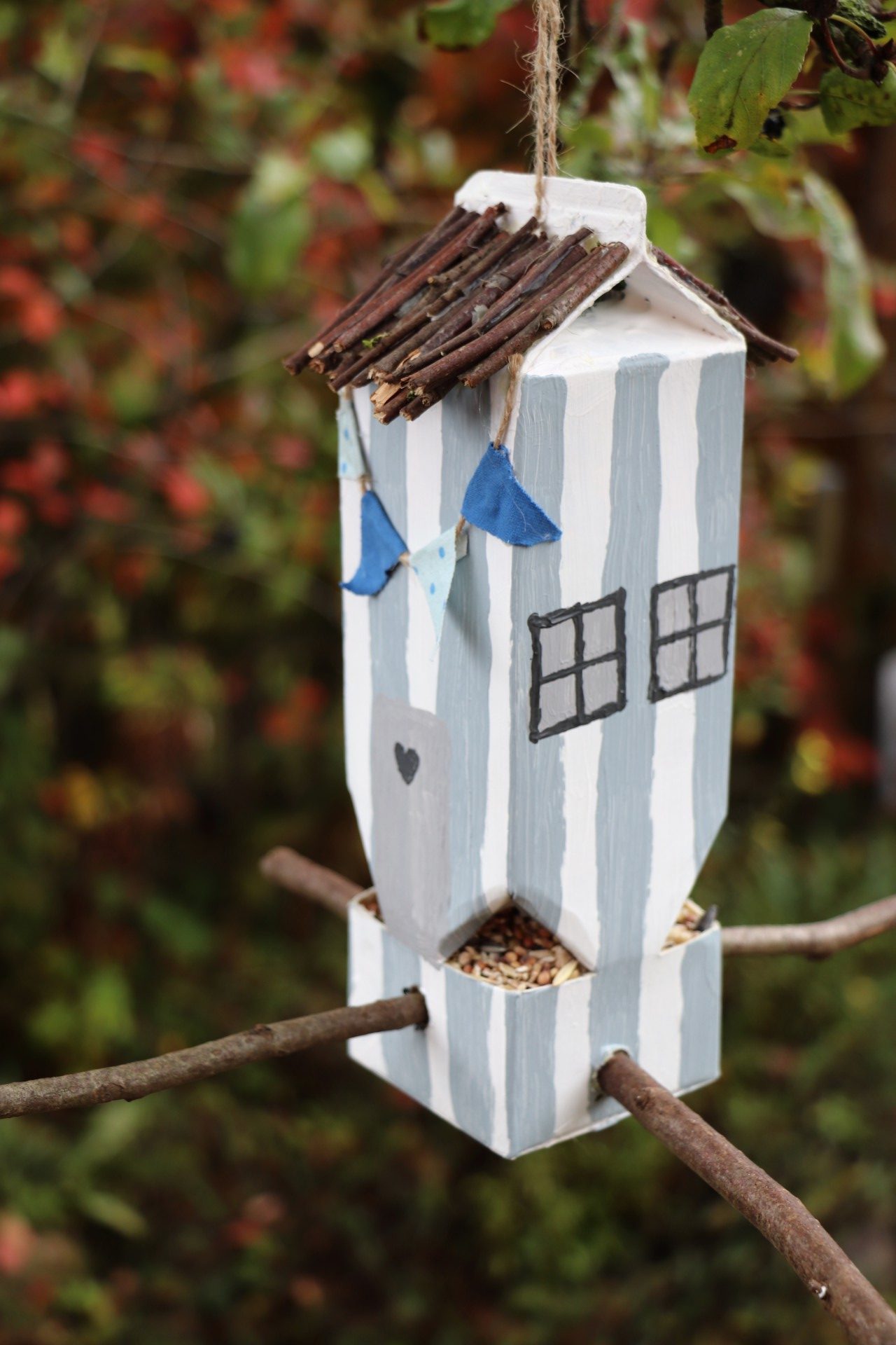Milchtüten-Vogelhaus bauen - Lavendelblog
