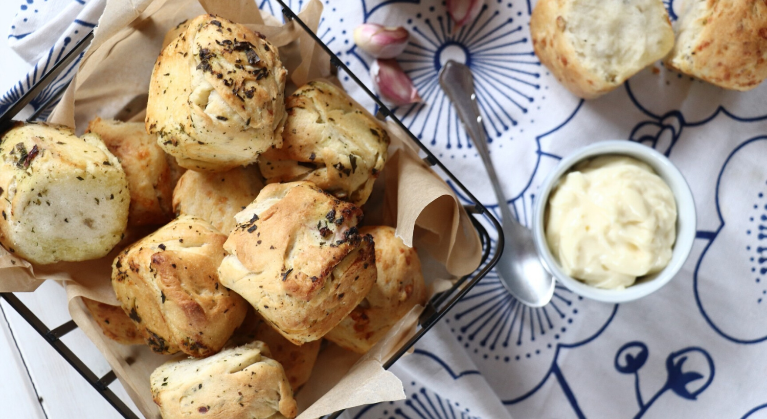 Party-Rezept: Kräuterbutter-Brötchen mit selbstgemachter Aioli ...