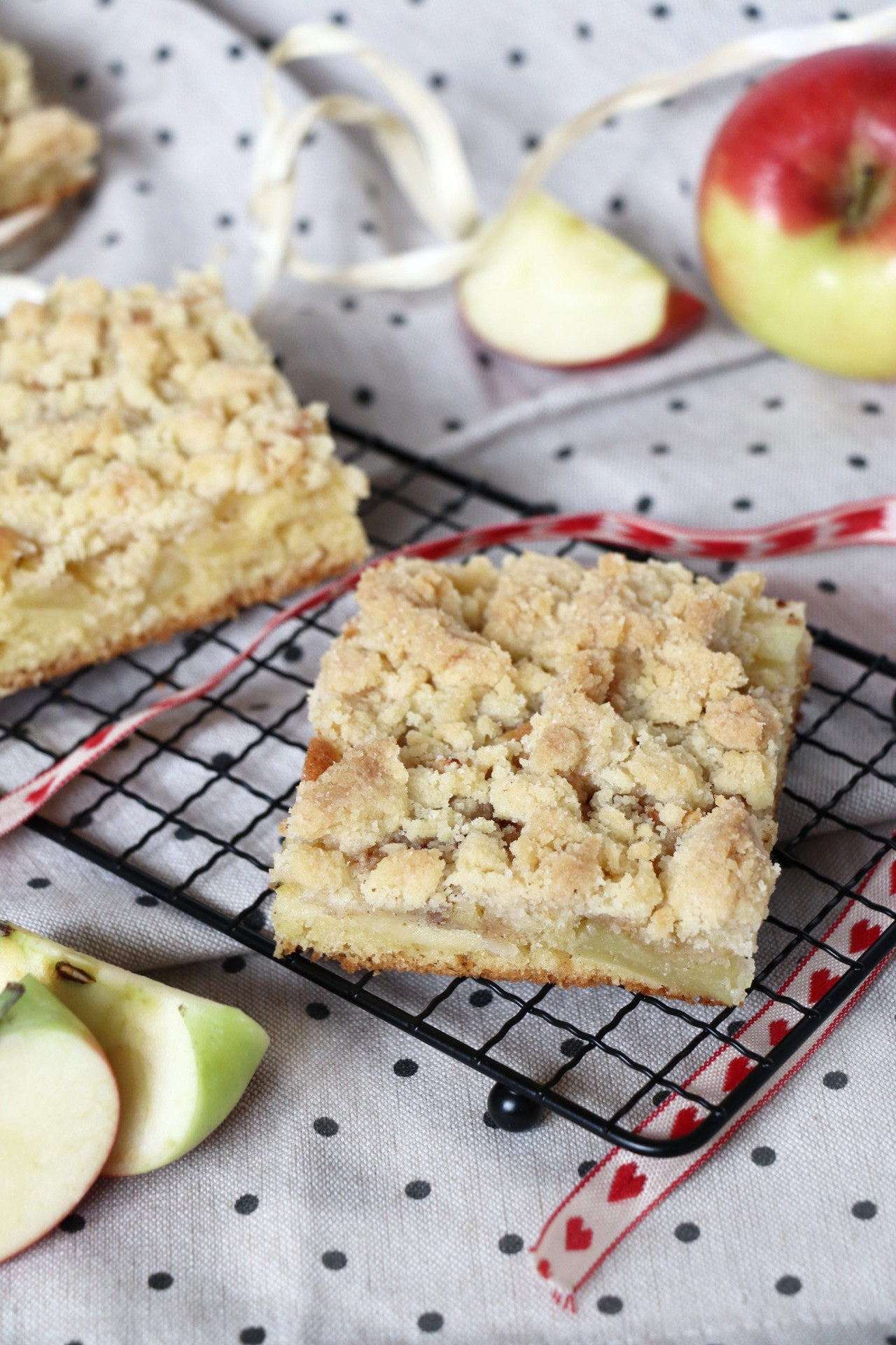 Rezept: Apfelkuchen mit Streusel vom Blech - Lavendelblog