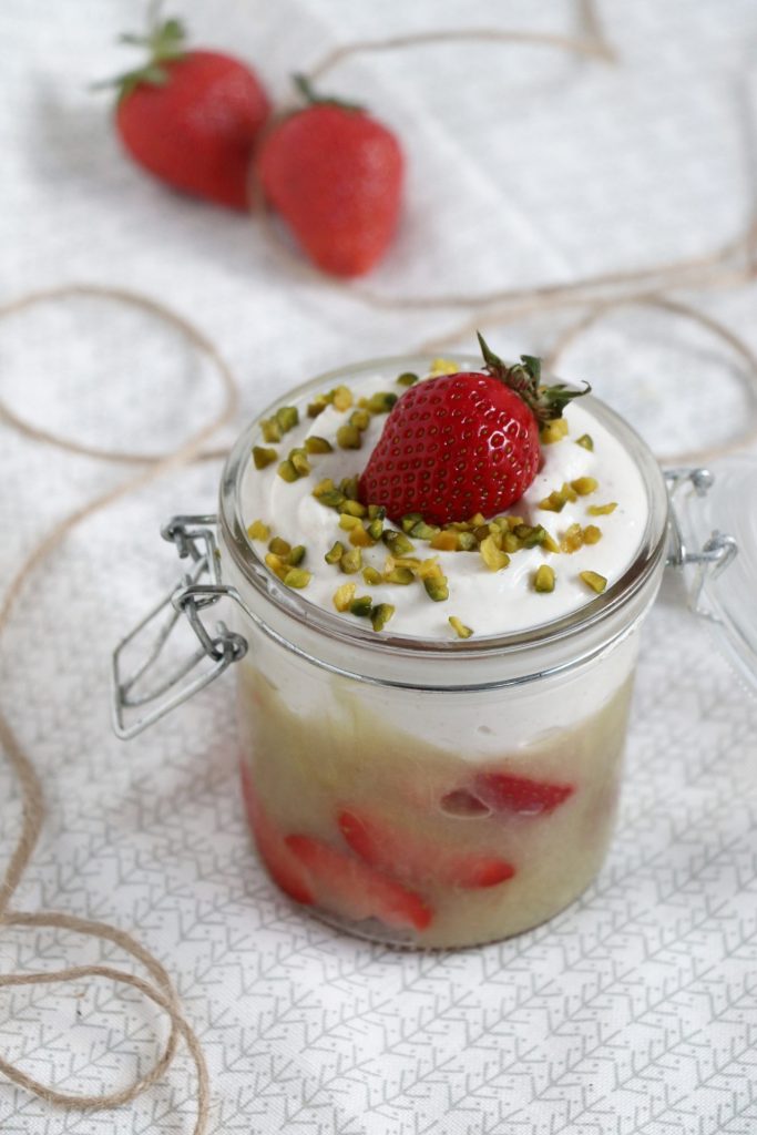 Rezept: Rhabarber-Dessert mit Erdbeeren - Lavendelblog