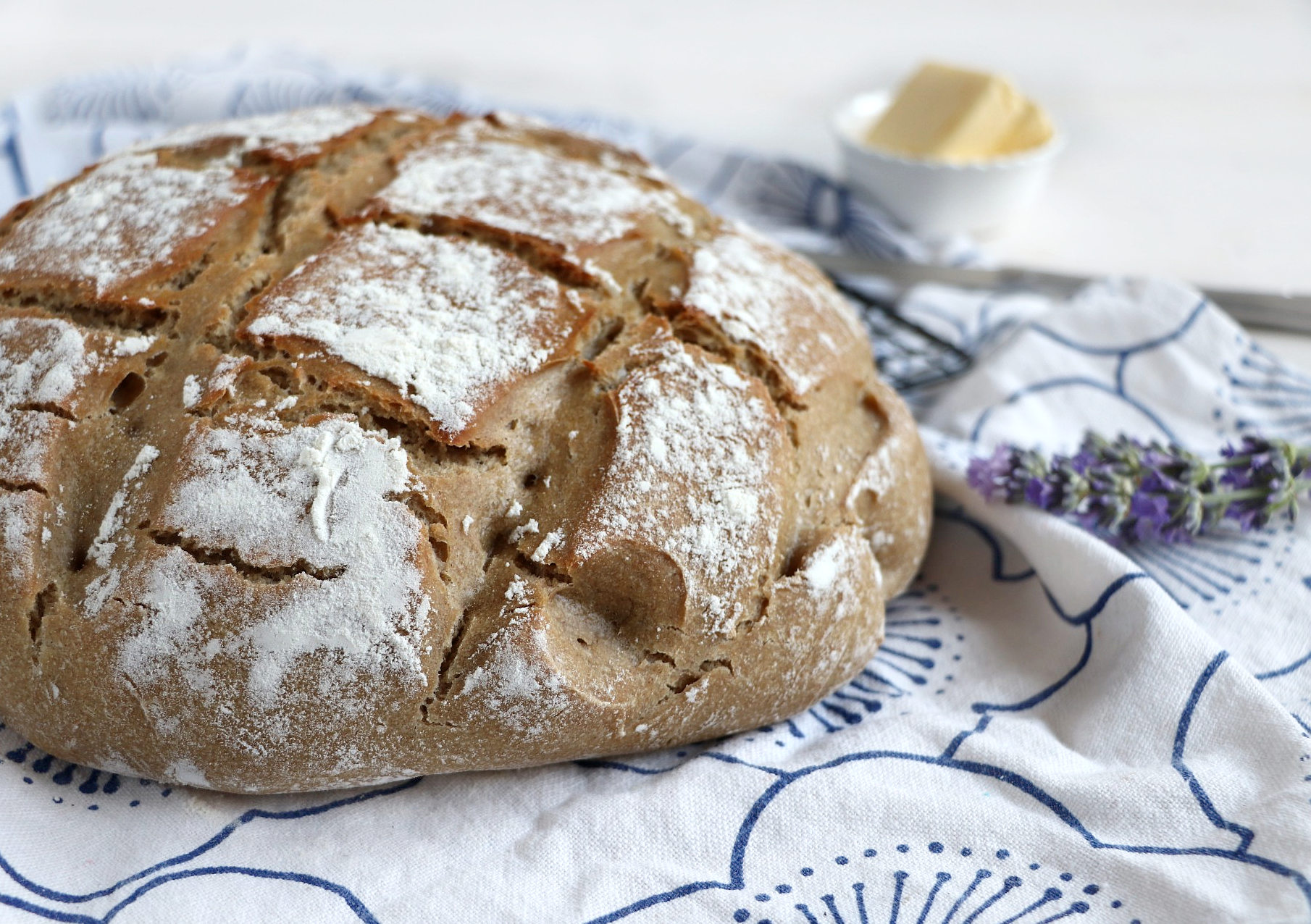 Brot im Topf backen Roggenmischbrot - Lavendelblog