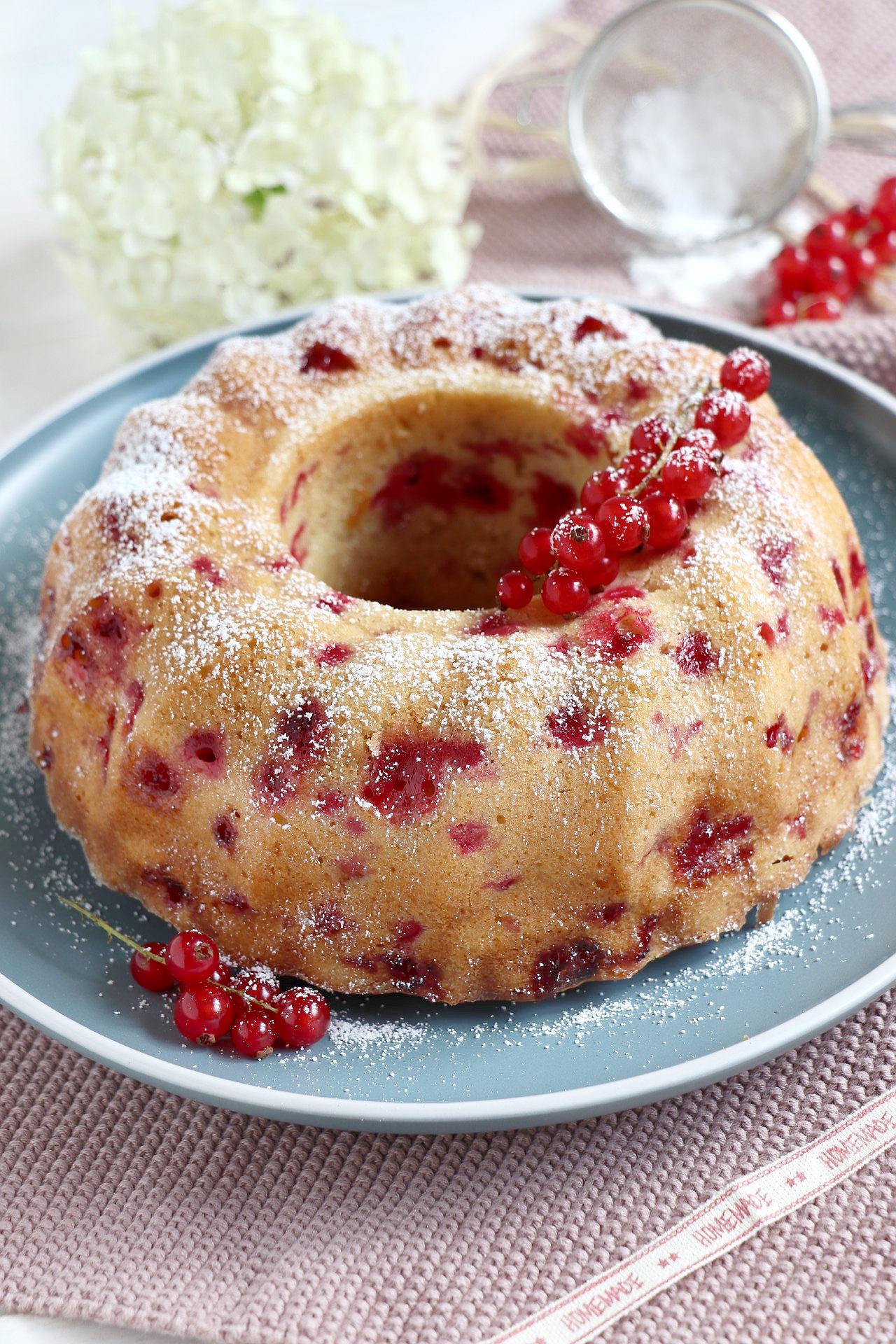 Rezept: Johannisbeerkuchen als Gugelhupf - Lavendelblog