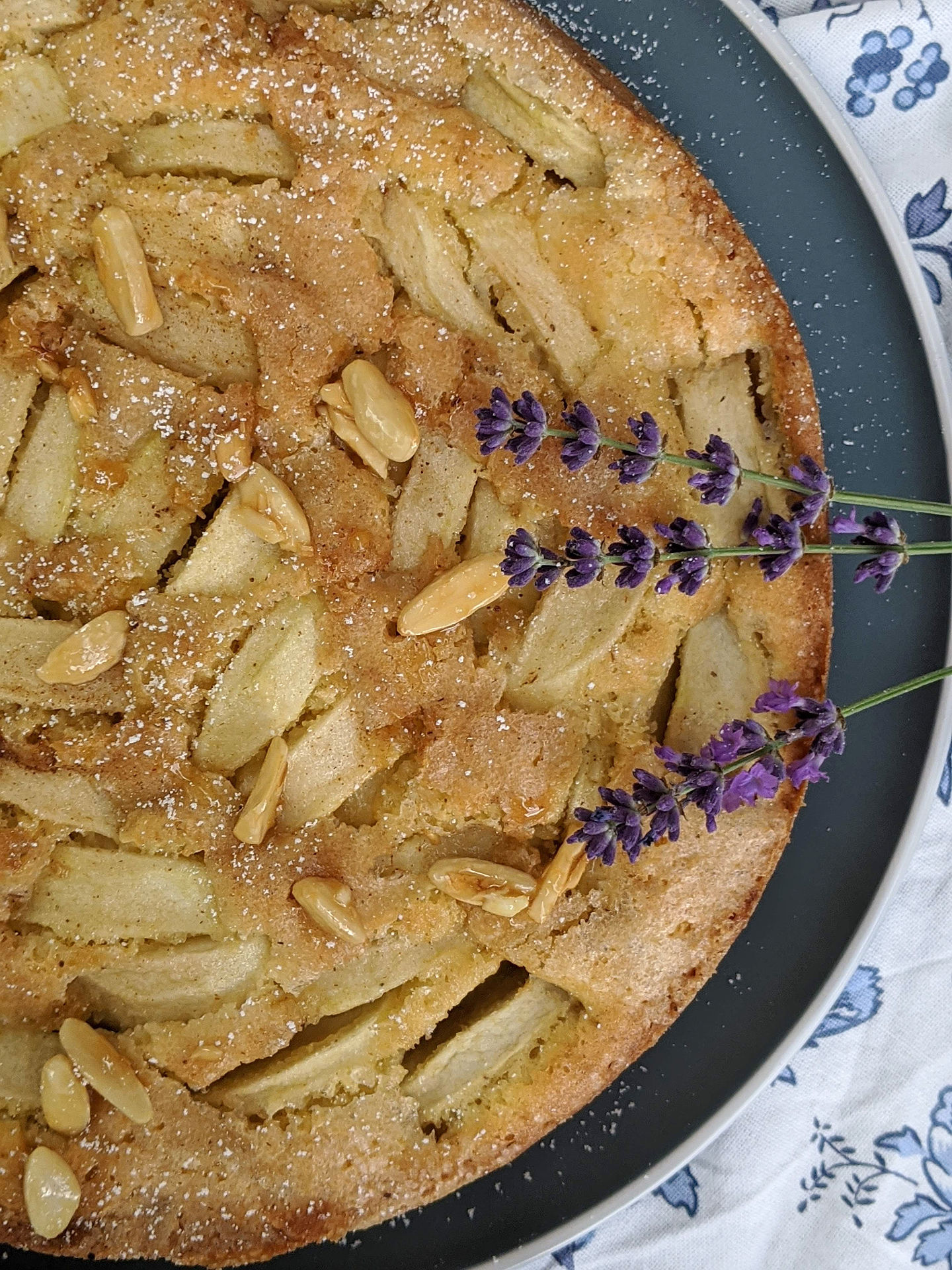 Apfelkuchen mit Mandeln Rezept - Lavendelblog