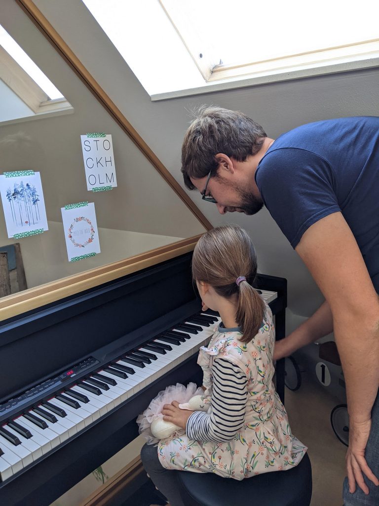 Klavier spielen Kinder