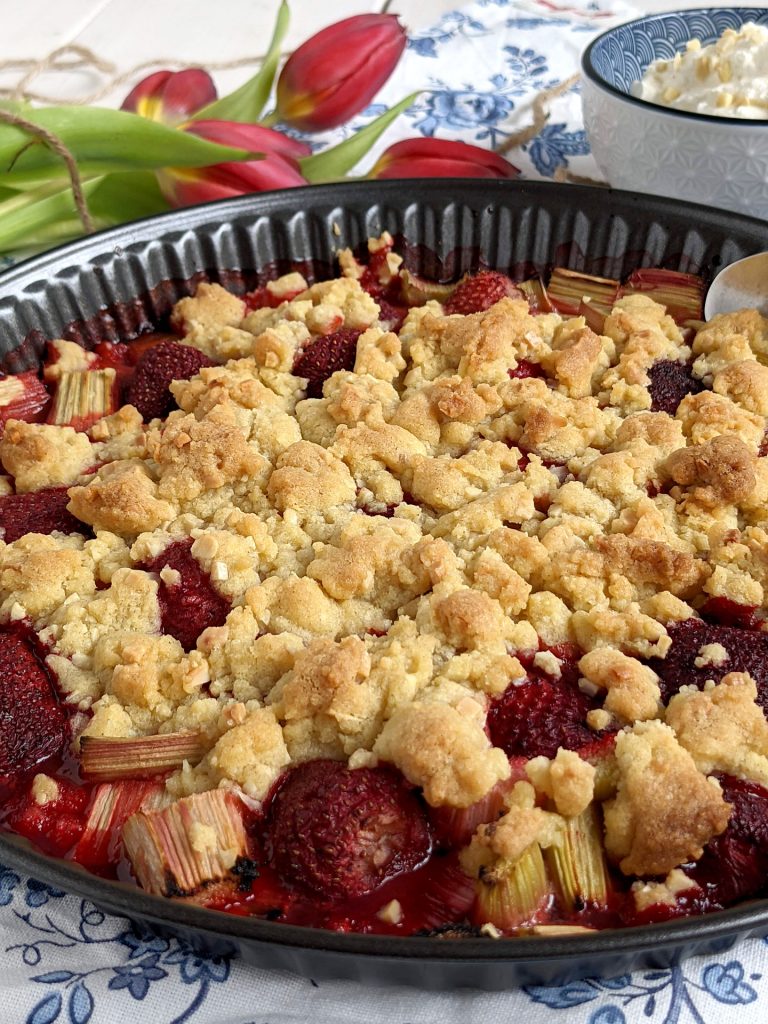 Erdbeer-Rhabarber-Crumble Rezept