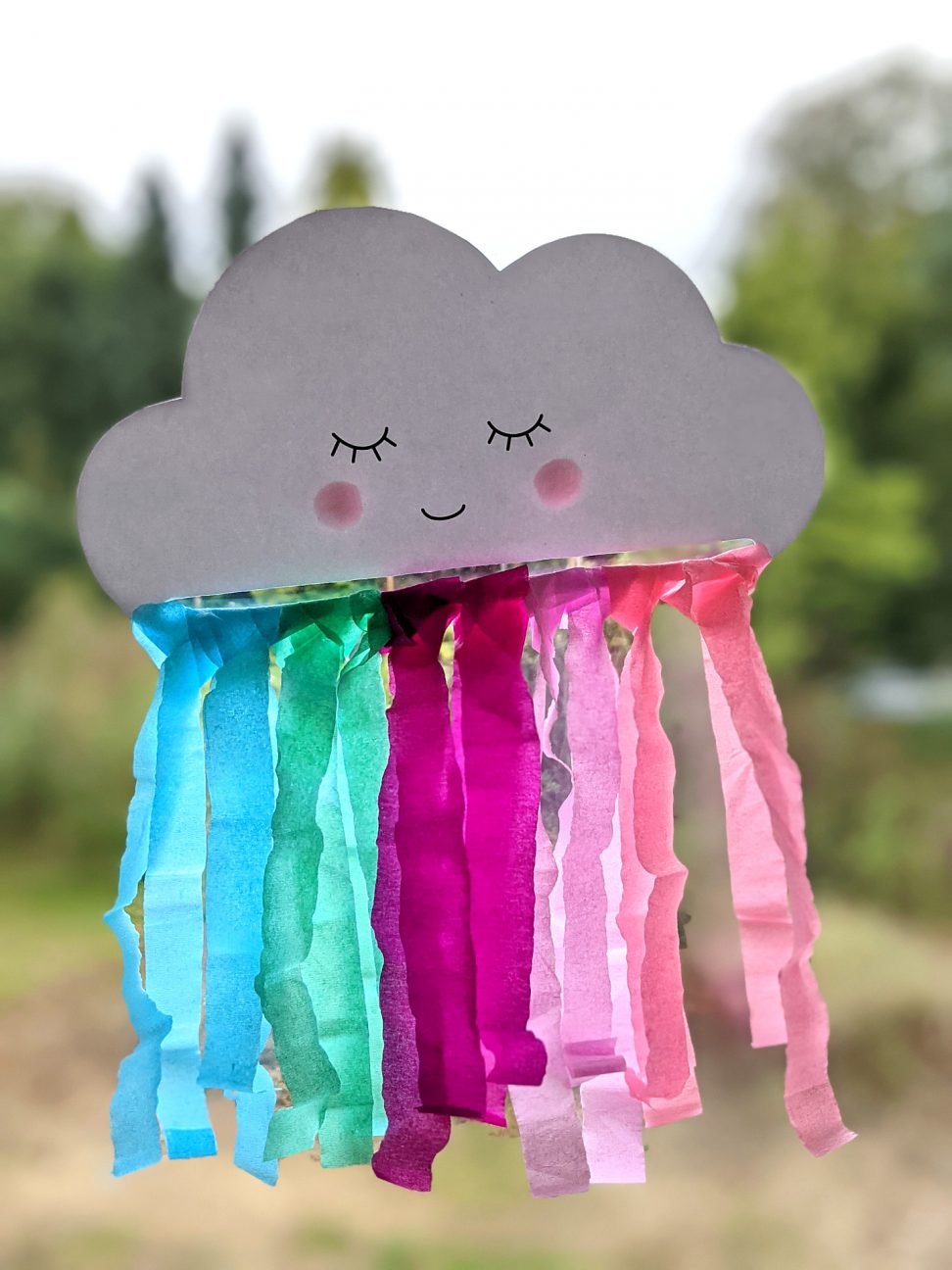 Fensterdeko Kinderzimmer Wolke basteln