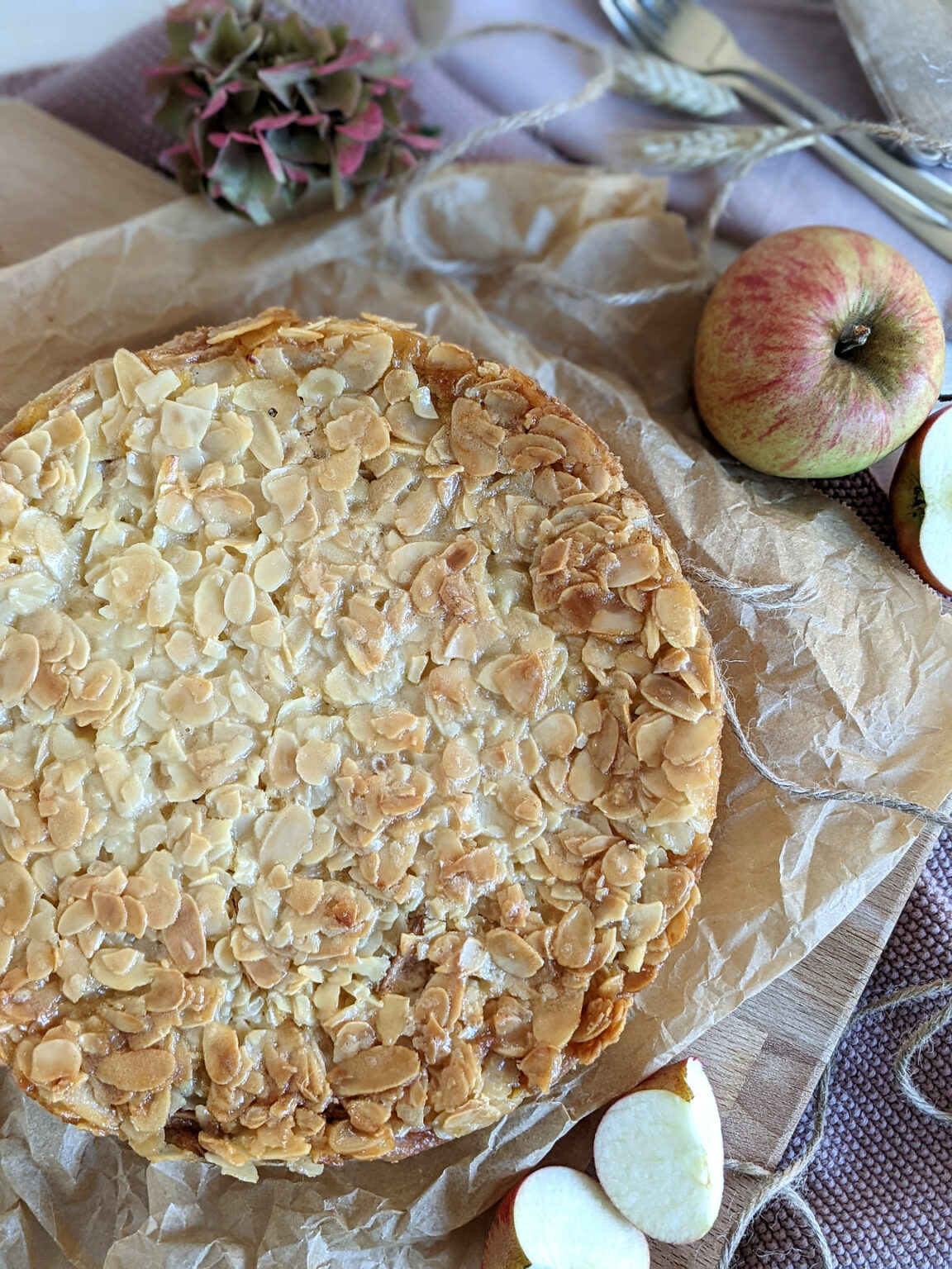 Rezept: Apfel-Bienenstich backen - Lavendelblog