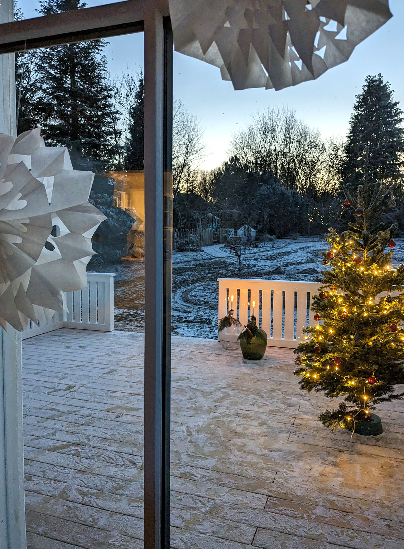Terrasse weihnachtlich dekorieren Ideen