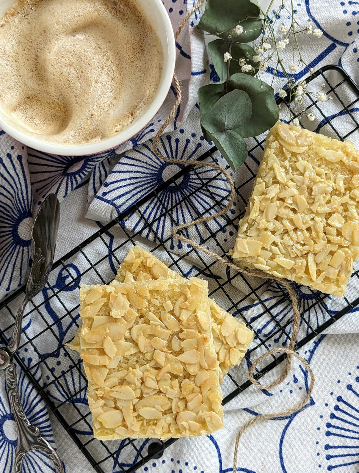 Becherkuchen-Rezept: Ideal als schneller Blechkuchen - Lavendelblog