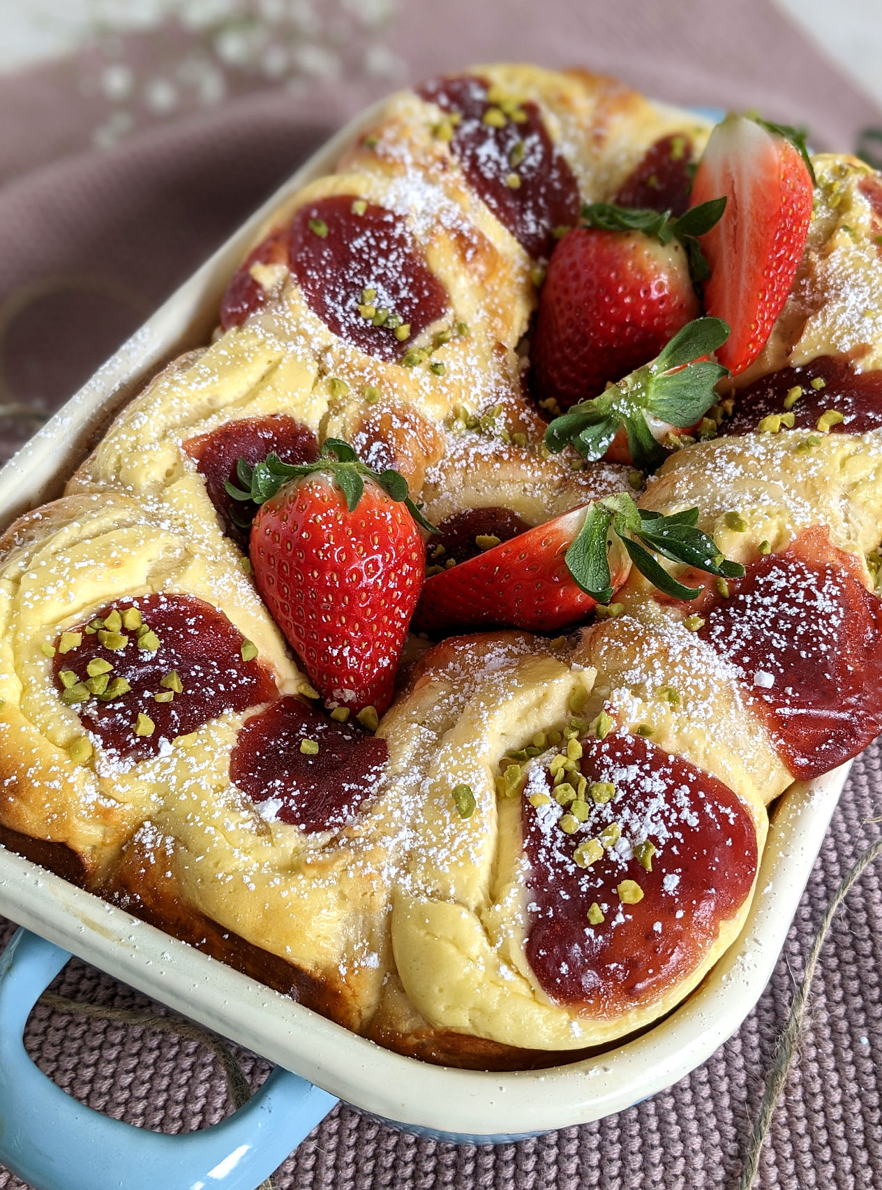 Buchteln Rezept Erdbeeren