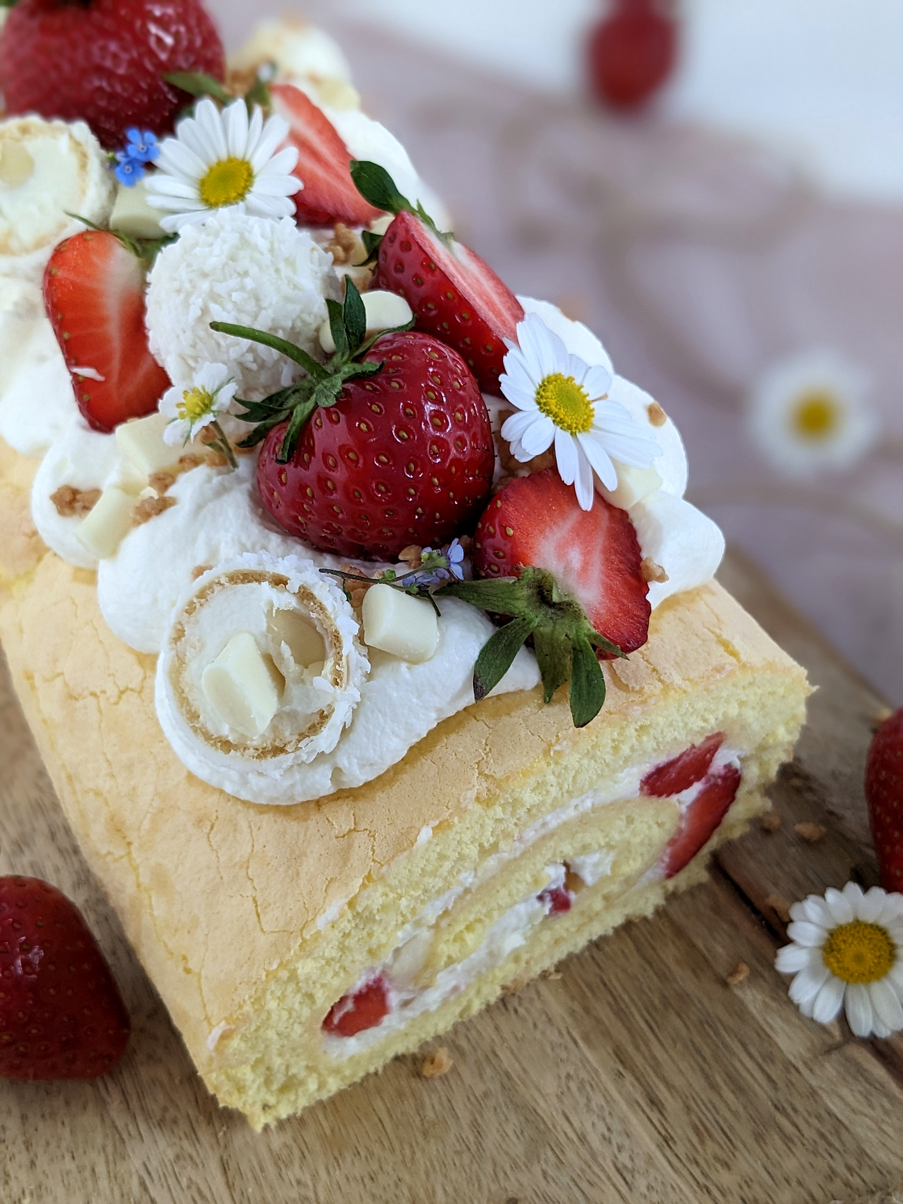 Rezept Erdbeer-Biskuitrolle