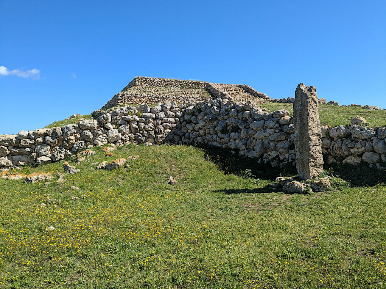 Monte d Accoddi Sardinien